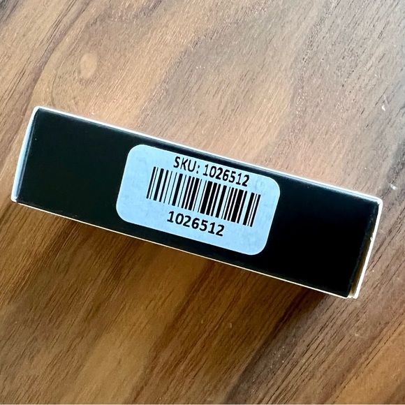 Context matte Lipstick NWT/NIB pretty neutral mauve. Hydrating formula. - Picture 4 of 10